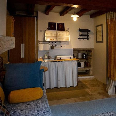 Voyage… Villa Noyers-sur-Serein Exteriör bild