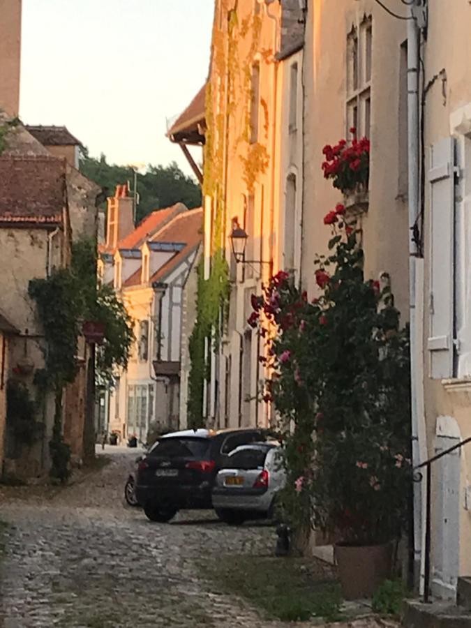 Voyage… Villa Noyers-sur-Serein Exteriör bild