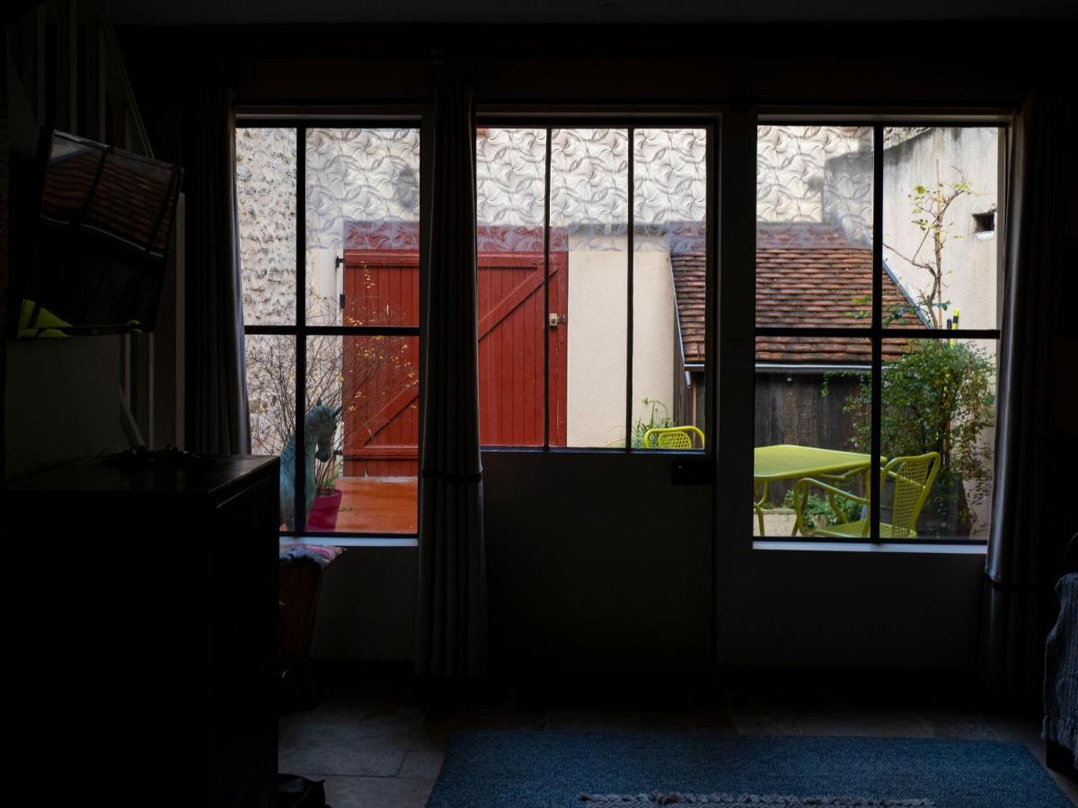 Voyage… Villa Noyers-sur-Serein Exteriör bild