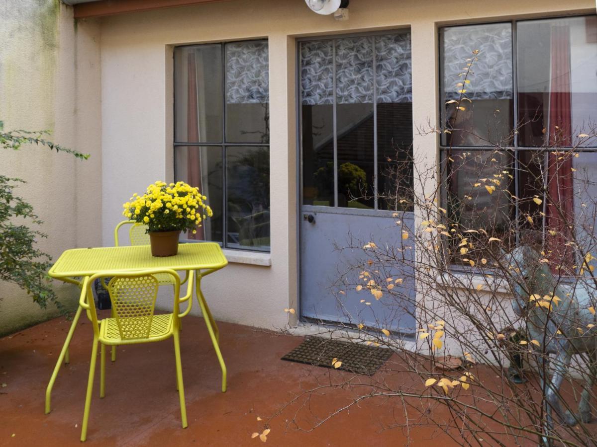 Voyage… Villa Noyers-sur-Serein Exteriör bild