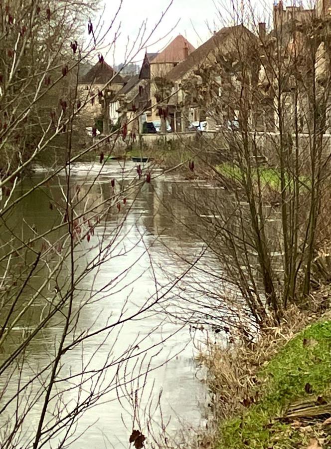 Voyage… Villa Noyers-sur-Serein Exteriör bild